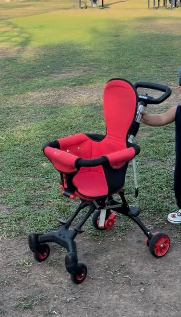 Stroller for Kids (Category: Strollers) located in Batangas. Submitted by ellepicks (Listing ID 1387155076, Image 1). Description: Stroller. Bought in SM at 2500. Super tibay. RFS: Outgrown.