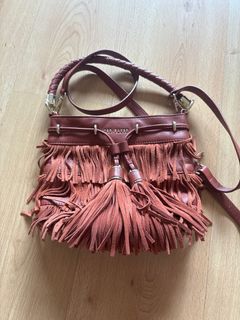 (Category: ) located in . Submitted by wardrobeonly (Listing ID 1387021064, Image 1). Description: .