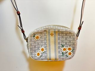 （分類：）位於 。 由 j.ng0101 提交（商品編號 1387108950，圖片 1）。簡介： 。