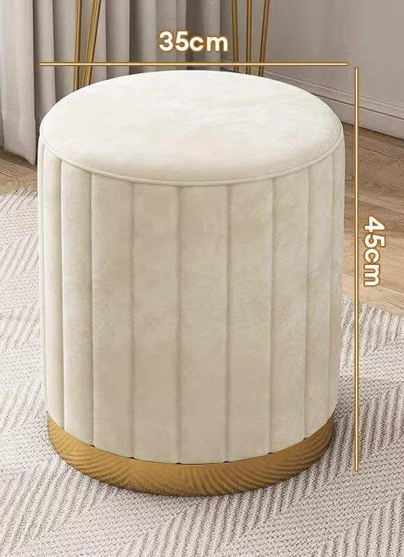 Val White Fabric Stool no storage (Category: Chairs) located in Manila. Submitted by dolorchris69891 (Listing ID 1387020372, Image 1). Description: White Fabric Stool no storage .