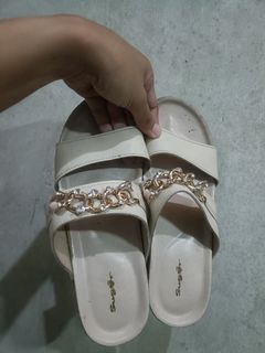 (Category: ) located in . Submitted by boutiquechic (Listing ID 1387034474, Image 1). Description: .