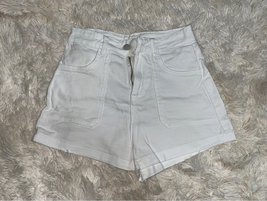 White Shorts (Category: Shorts) located in Taguig. Submitted by mafrd (Listing ID 1387047786, Image 1). Description: .