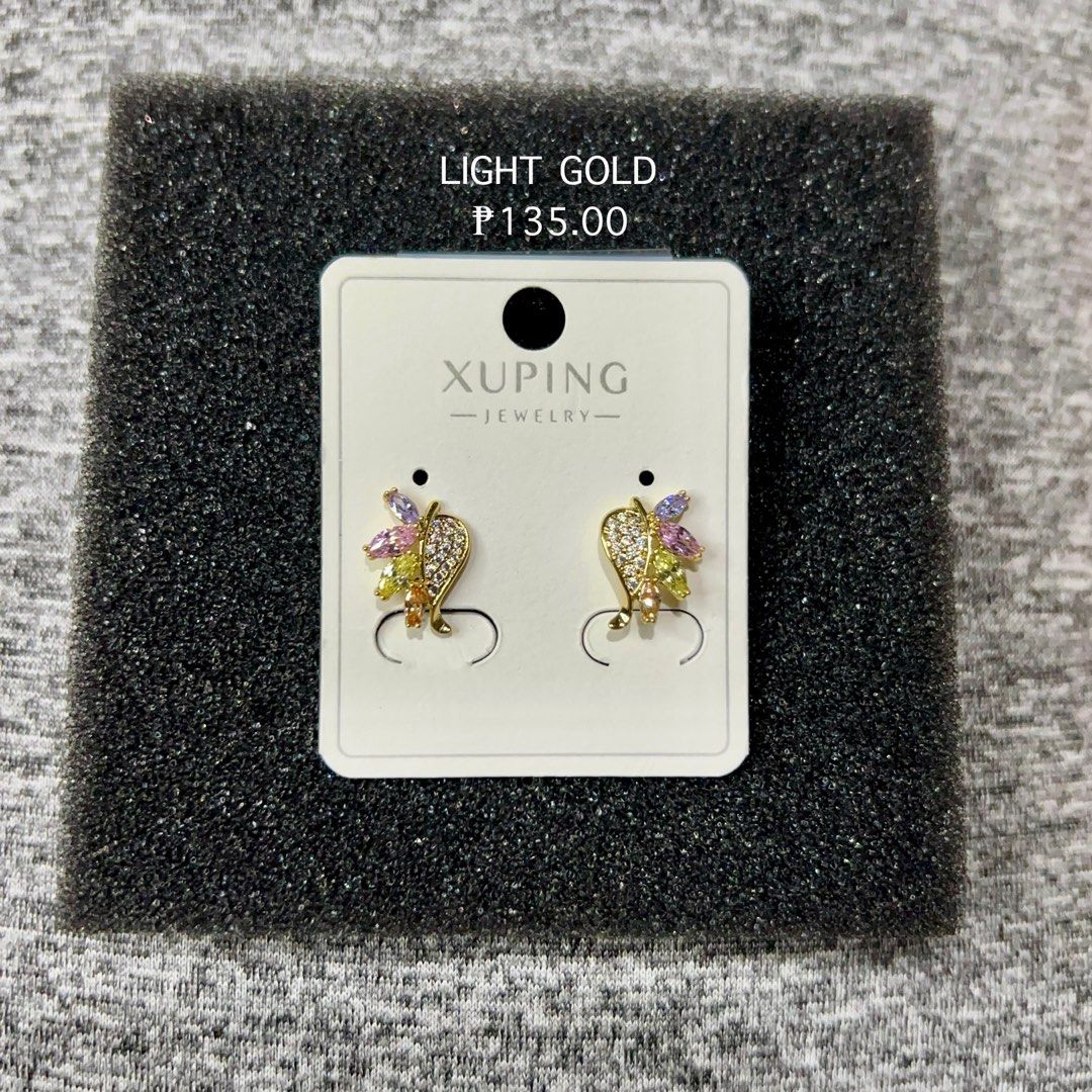 Xuping Earrings (Category: Earrings) located in Marikina City. Submitted by ismoooth (Listing ID 1346816483, Image 1). Description: Xuping fashion jewelry Not pawnable Marikina area.