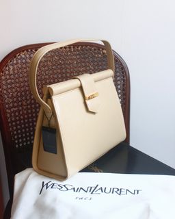 （分類：）位於 。 由 bagroom 提交（商品編號 1387019780，圖片 1）。簡介： 。