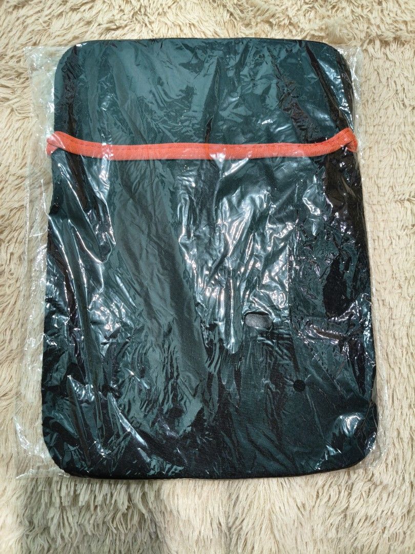 12" Tablet/Laptop Case Pouch Sleeve (Category: Laptop Bags & Sleeves) located in Pasay City. Submitted by stellaris.finds (Listing ID 1383900628, Image 1). Description: WTS LFB PH 12" Tablet/Laptop Case Pouch P100 payo 🦋 ONHAND, good for tablets and small laptops 🦋 Brand new 🦋 DM to claim.