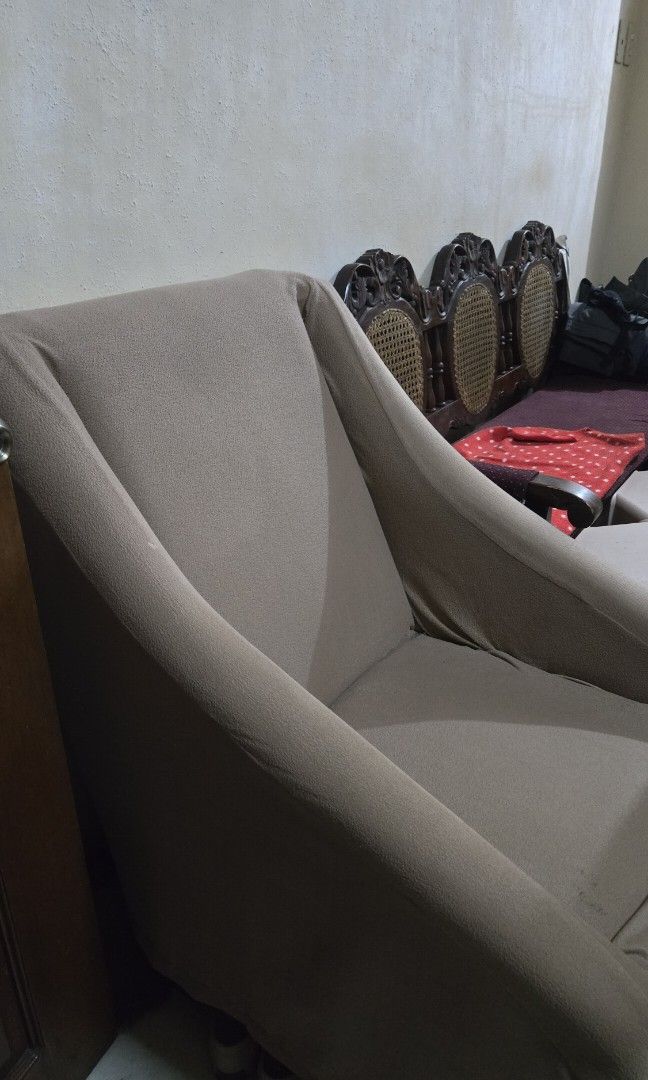 1 Seater Sofa (brown soft texture, w/ cover) (Category: Sofas) located in Manila. Submitted by preownedddd (Listing ID 1387300697, Image 3). Description: Still in good condition..