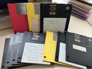 3.5" Floppy Disks64081933442434110
