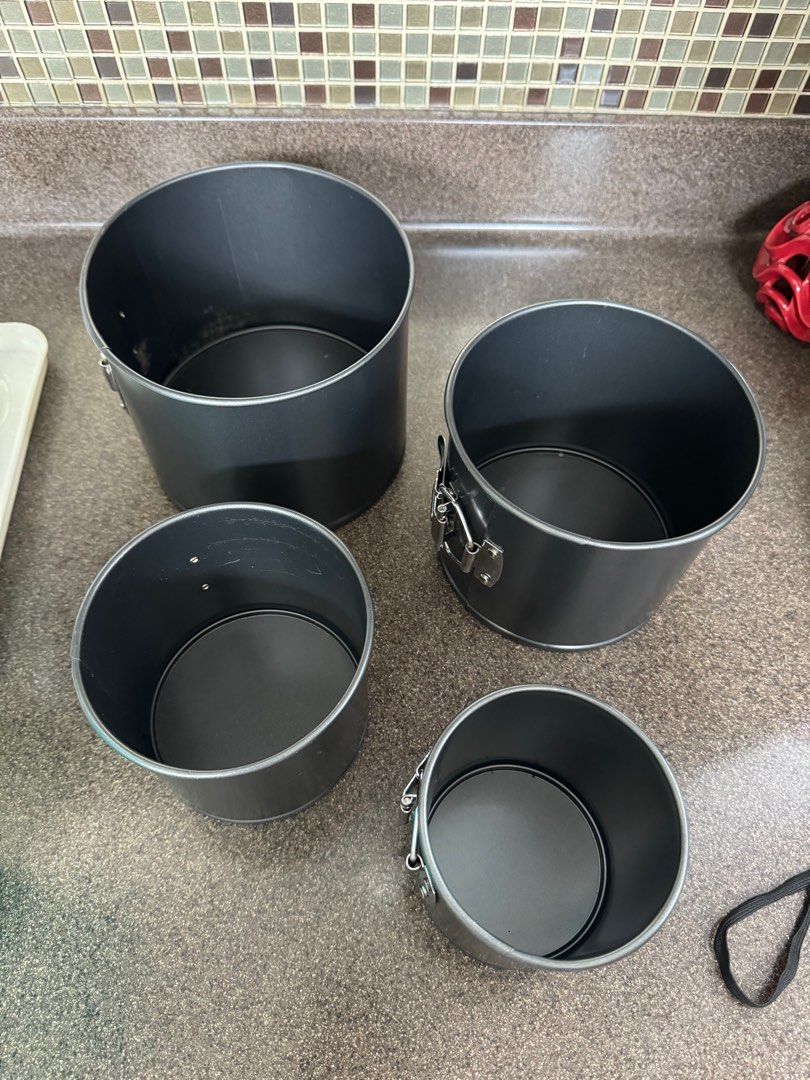 4 sets of baking molds (Category: Bakeware) located in Manila. Submitted by gellieong28 (Listing ID 1387212224, Image 2). Description: Rfs: badly need to declutter before I move Hardly used. Still in good condition, please check photo. Sold as set.