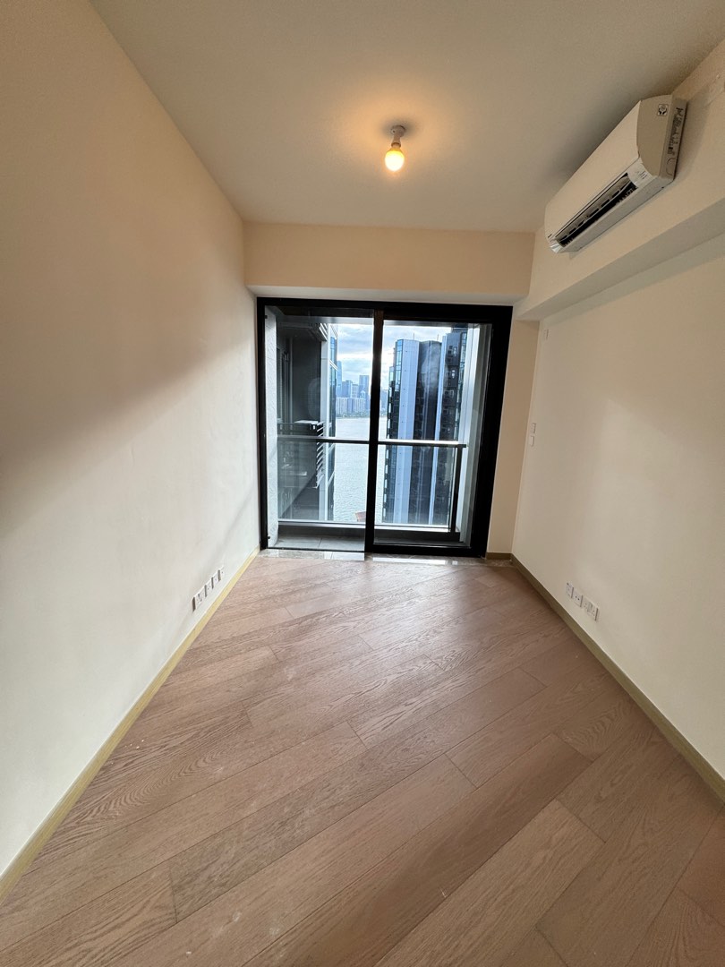 蔚藍東岸64076921645059112