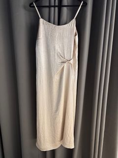 全新價尾出清！淺粉色吊帶絲質長裙64238889998723110