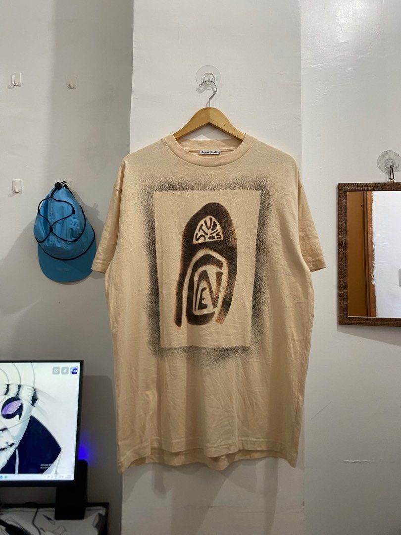 ACNE STUDIOS ELICE PRINTED COTTON TSHIRT (Category: Luxury Apparel) located in Naga. Submitted by sislovesme (Listing ID 1387218406, Image 1). Description: •9.5/10 CONDITION •NO FLAWS •SIZE M ON TAG •WIDTH 22.5 INCHES •LENGHT 30 INCHES.