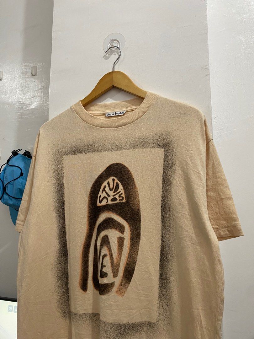 ACNE STUDIOS ELICE PRINTED COTTON TSHIRT (Category: Luxury Apparel) located in Naga. Submitted by sislovesme (Listing ID 1387218406, Image 2). Description: •9.5/10 CONDITION •NO FLAWS •SIZE M ON TAG •WIDTH 22.5 INCHES •LENGHT 30 INCHES.