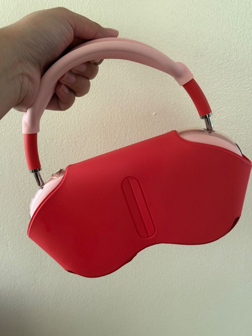 Airpods Max Pink (Category: Headphones & Headsets) located in Mandaluyong City. Submitted by ceskie0114 (Listing ID 1387220734, Image 3). Description: Airpods Max Pink Barely used With free case. Comes with box and original cable charger..