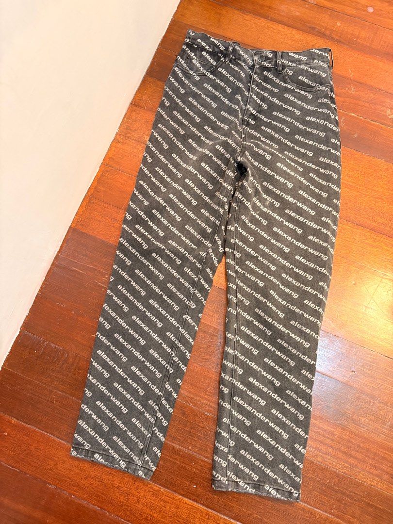 Alexander Wang Highwaisted Jeans (Category: Jeans) located in San Pedro. Submitted by alphagirly (Listing ID 1387327594, Image 3). Description: 26-28.