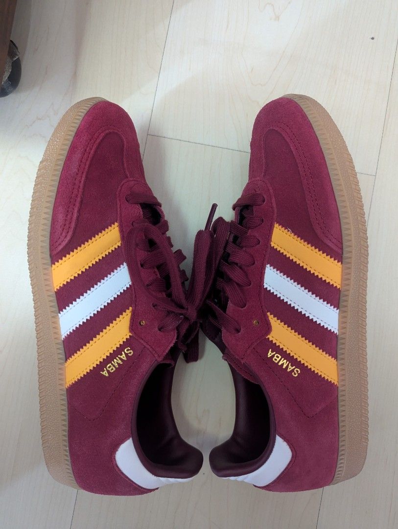 Barely Used SAMBA OG Unisex (Category: Sneakers) located in Paranaque City. Submitted by timetodeclutterrr (Listing ID 1387182694, Image 3). Description: PLEASE READ 😉 Available unless marked otherwise. Used 2 or 3 times only. Selling because I bought another red sneaker. Size details in the second photo. Known flaw in the last photo. 📍 Location: Parañaque 💵💵 Payment via GCash or BPI only. 📦🚚🛬 Shipping fee and booking to be handled by buye