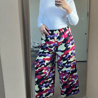 (Category: ) located in . Submitted by caitswardrobe (Listing ID 1387352656, Image 1). Description: .