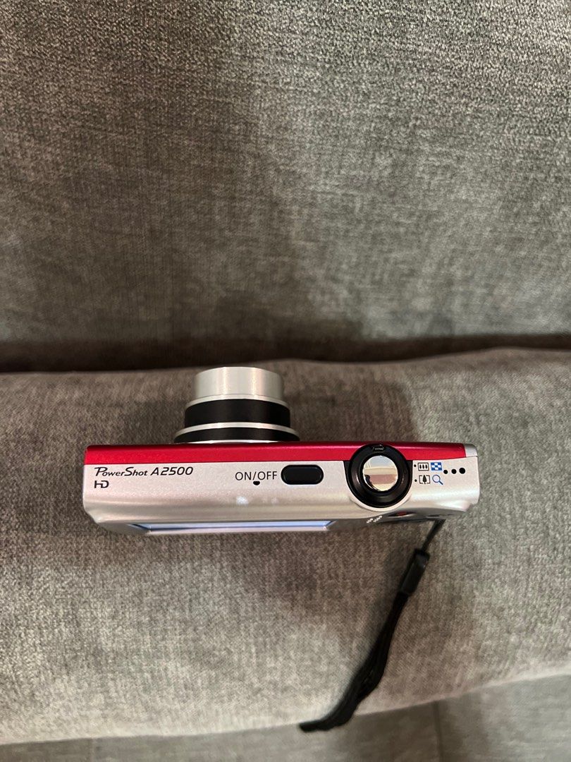 Canon Powershot a2500 HD (Category: Cameras) located in Makati City. Submitted by smarii (Listing ID 1387291122, Image 3). Description: Canon Powershot A2500 HD 5x Optical Zoom 16 MP Can take photos and videos Inclusion: Battery Charger Memory Card Issue: the side cover of the camera is missing No other issues noted. All buttons, flash are functioning properly. ✅.