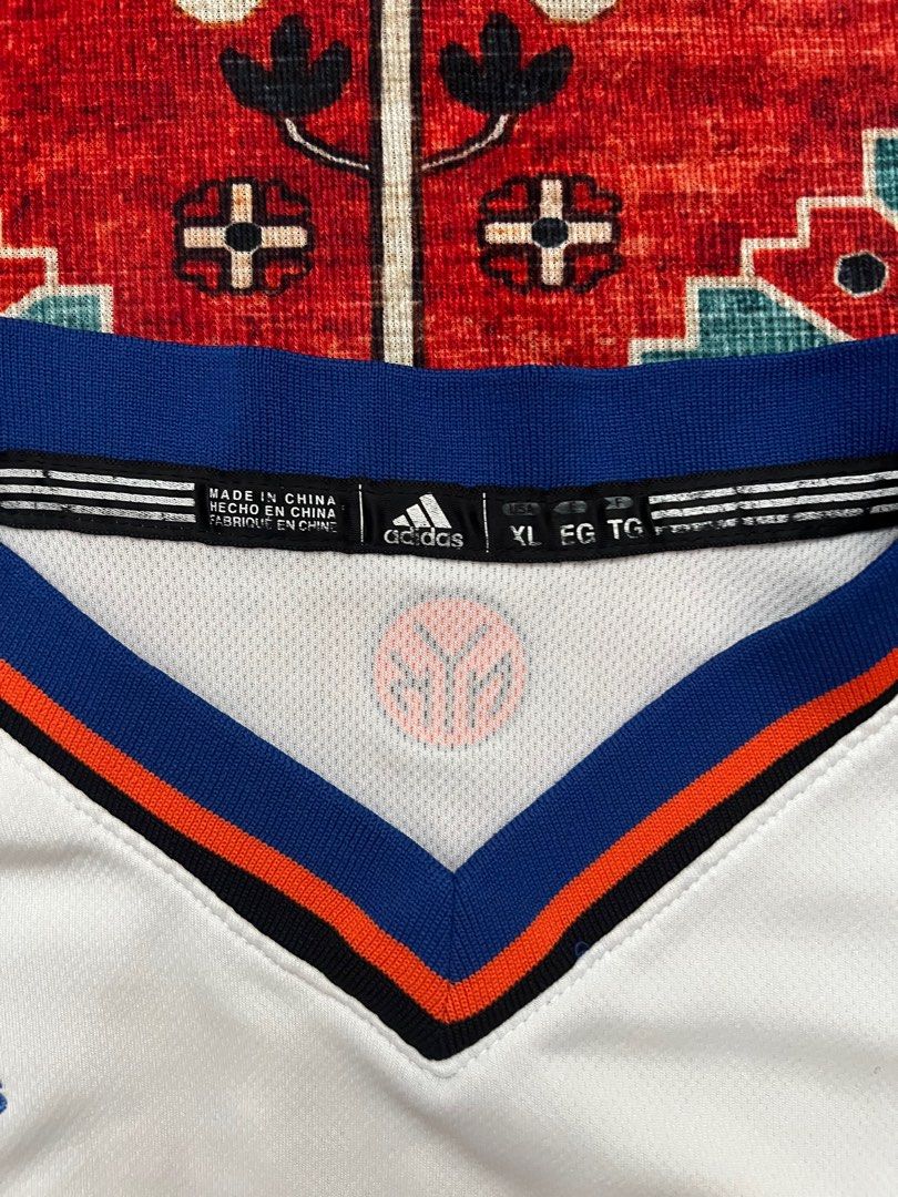 Carmelo Anthony New York Knicks Jersey (Category: Activewear) located in Muntinlupa City. Submitted by coolthrifto (Listing ID 1387242377, Image 2). Description: Vintage Carmelo Anthony New York Knicks #7 Length: 27 Width: 20 Issues: none Bought in US NYC got as gift bought in NBA store.