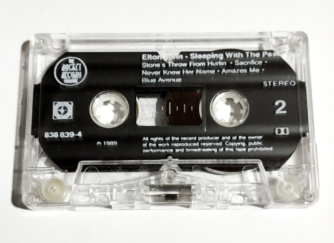 CASSETTE ELTON JOHN - SLEEPING WITH THE PAST / KASET, Hobbies & Toys ...