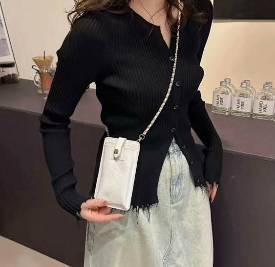 Chanel Coco Crush Phone Case Crossbody (Category: Luxury Bags & Wallets) located in Valenzuela. Submitted by refined.finds (Listing ID 1387290084, Image 2). Description: This is a Chanel GWP item. Used only once. **Fits iphone 16 pro max (without case or if slim case) **Fits iphone 12/12pro (with case) **Detachable straps ** 2 card slots ** Gold-tone hardware ** Chanel Gift box included (with crease) Approx. measurement: 7.25” H x 4.25” L Crossbo