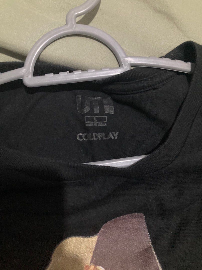 coldplay x uniqlo (Category: Tshirts & Polo Shirts) located in Taiping. Submitted by dhuan_roz (Listing ID 1387294953, Image 3). Description: coldplay viva la vida condtion 9/10 pit 21 labuh 28 whatsaap 01110241240.