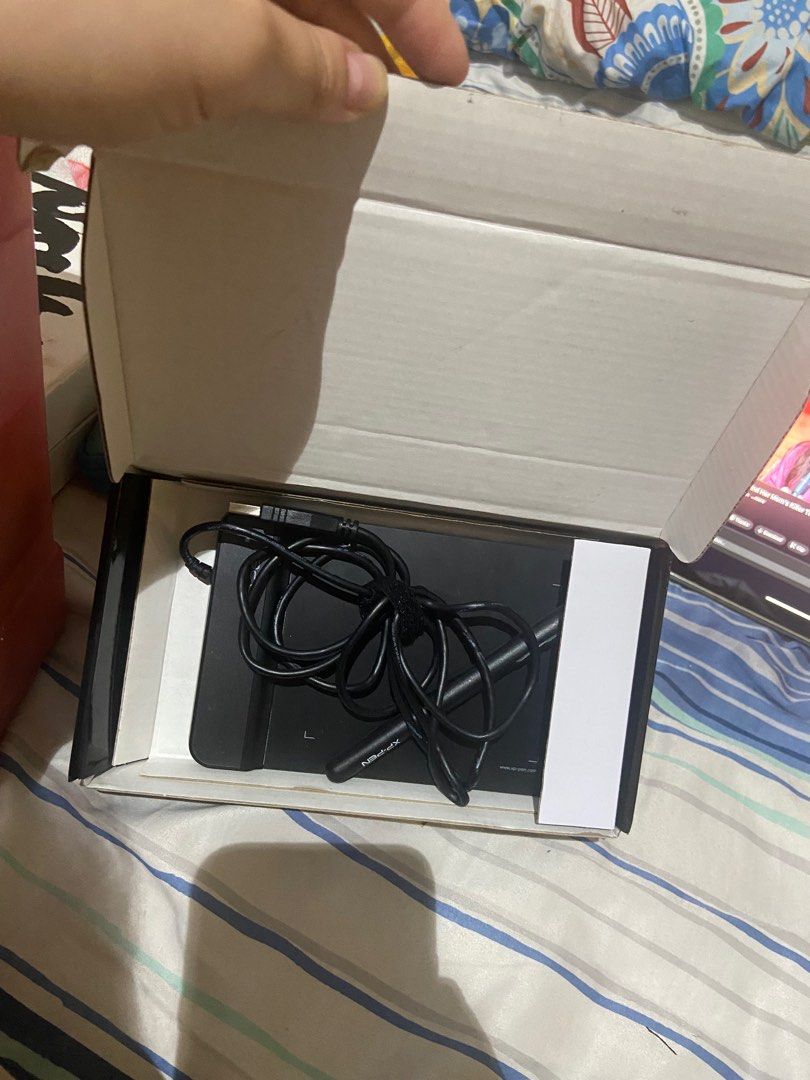 Drawing tablet xp pen (Category: Others) located in Quezon City. Submitted by pafey (Listing ID 1387186305, Image 2). Description: -currently decluttering🌺 -price is negotiable 🫶 -dm if you have any questions🌸 -freebies included🌝 -payment only through gcash! -everything is complete! -rfs: no longer interested in it 🥲.