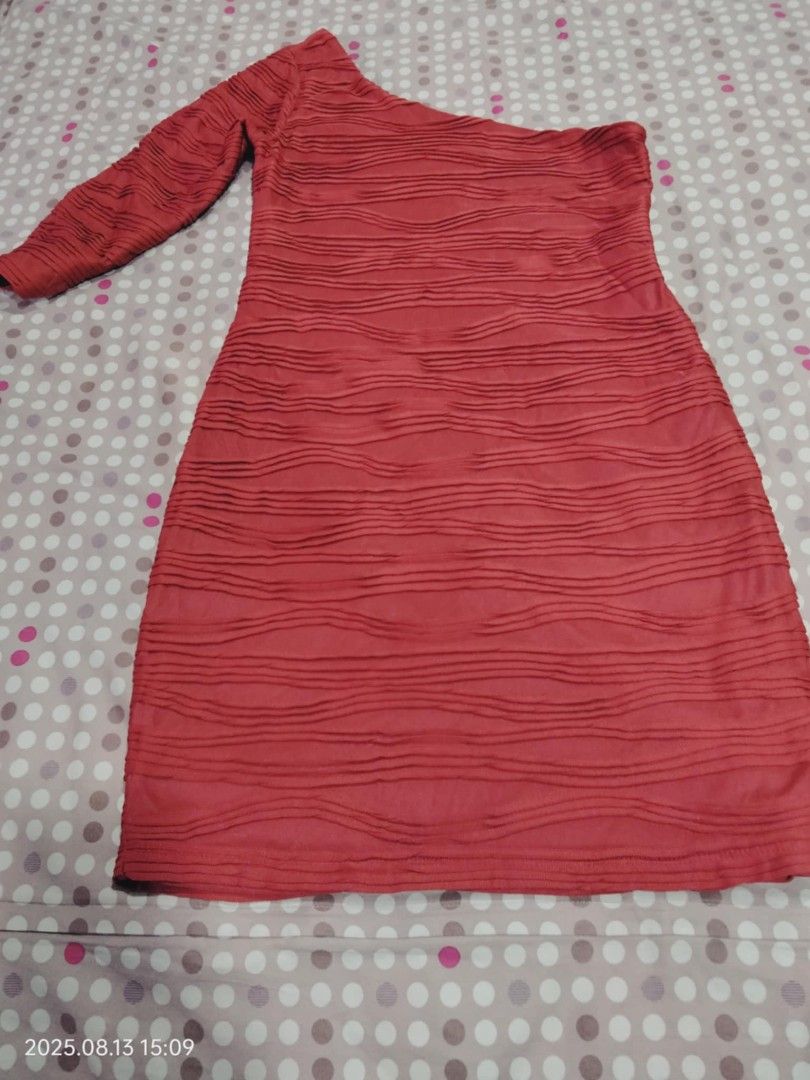 Event Dresses (Category: Dresses) located in Pasig City. Submitted by beeeeeg (Listing ID 1387293425, Image 3). Description: Get 1 for 400 Get all for P1500 1. Garden Party Dress - Zara 2. Date Night Dress - Forever 21 3. Sports Day Dress - Bershka 4. Glitter Gown - Shein 💸 Gcash, BPO or BPI 📍San Juan 🏍 Lalamove or Grab care of Buyer.