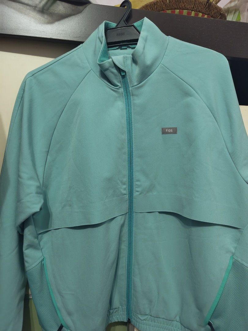 Figs Jacket (Category: Activewear) located in Kuala Lumpur. Submitted by arisdaniel49137 (Listing ID 1387320792, Image 1). Description: saiz M Pickup bangi lama.