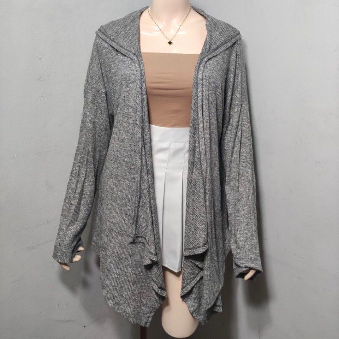 Gray Cardigan (Category: Coats, Jackets and Outerwear) located in Santa Rosa. Submitted by ihdstyles (Listing ID 1387277244, Image 3). Description: Fits S-XL.