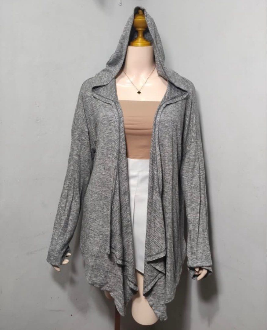 Gray Cardigan (Category: Coats, Jackets and Outerwear) located in Santa Rosa. Submitted by ihdstyles (Listing ID 1387277244, Image 2). Description: Fits S-XL.