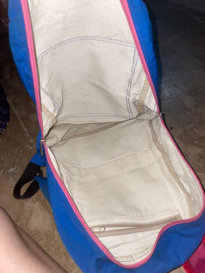 Heartstrings backpack (Category: Backpacks) located in Valenzuela. Submitted by baekhyunie_pau (Listing ID 1387340657, Image 3). Description: .