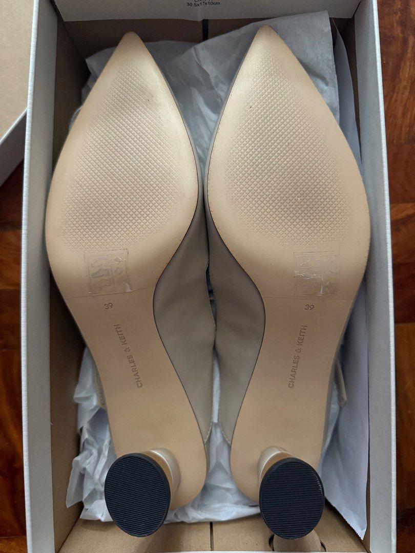 Charles & Keith Heels (EU 39) (Category: Heels) located in Quezon City. Submitted by atrbb (Listing ID 1387166406, Image 3). Description: .
