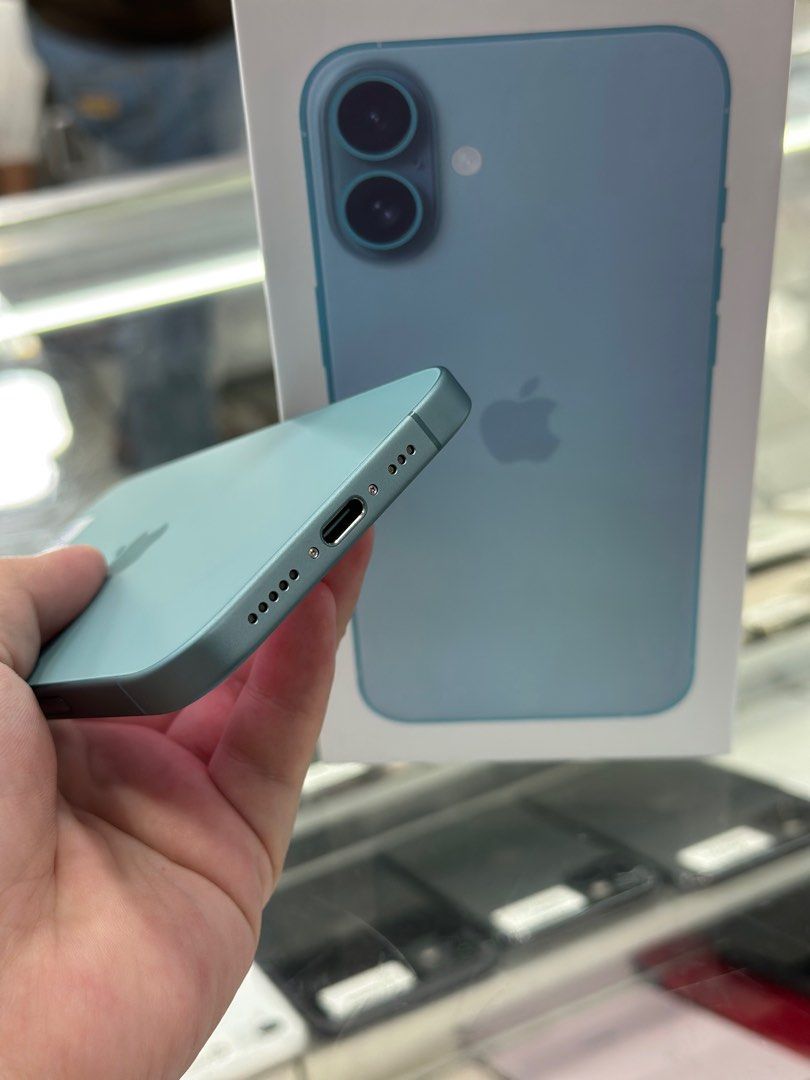 iphone 16 128gb factory unlock (Category: iPhone 16 Series) located in San Juan City. Submitted by jalailahmamosaca (Listing ID 1387297427, Image 2). Description: iphone 16 teal 128Gb factory unlock 100bh 101cycle no issue no dents 3months old underwarranty until june 2026 inclusion case tempered Open for COD/COP + SF Manila area (sameday delivery) Province area (via LBC) required DP to avoid cancellations Physical store: Greenhills Shopping Cent