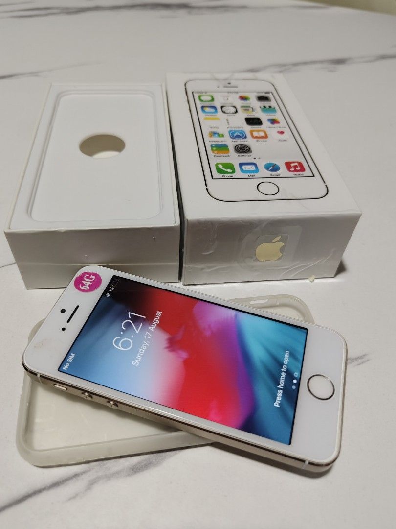iPhone 5s 64gb with box (Category: Others) located in Quezon City. Submitted by jkionaire17 (Listing ID 1387266088, Image 2). Description: iPhone 5s 64gb Openline with box 99% Smooth Overall Good Camera/Speaker/Button/Fingerprint Good as back up phone Good as Digicam Good as Music Buddy Freebies 1200+ songs 50+ Music videos Meet up: Anonas QC or Marikina Shipping: LBC / Lalamove.