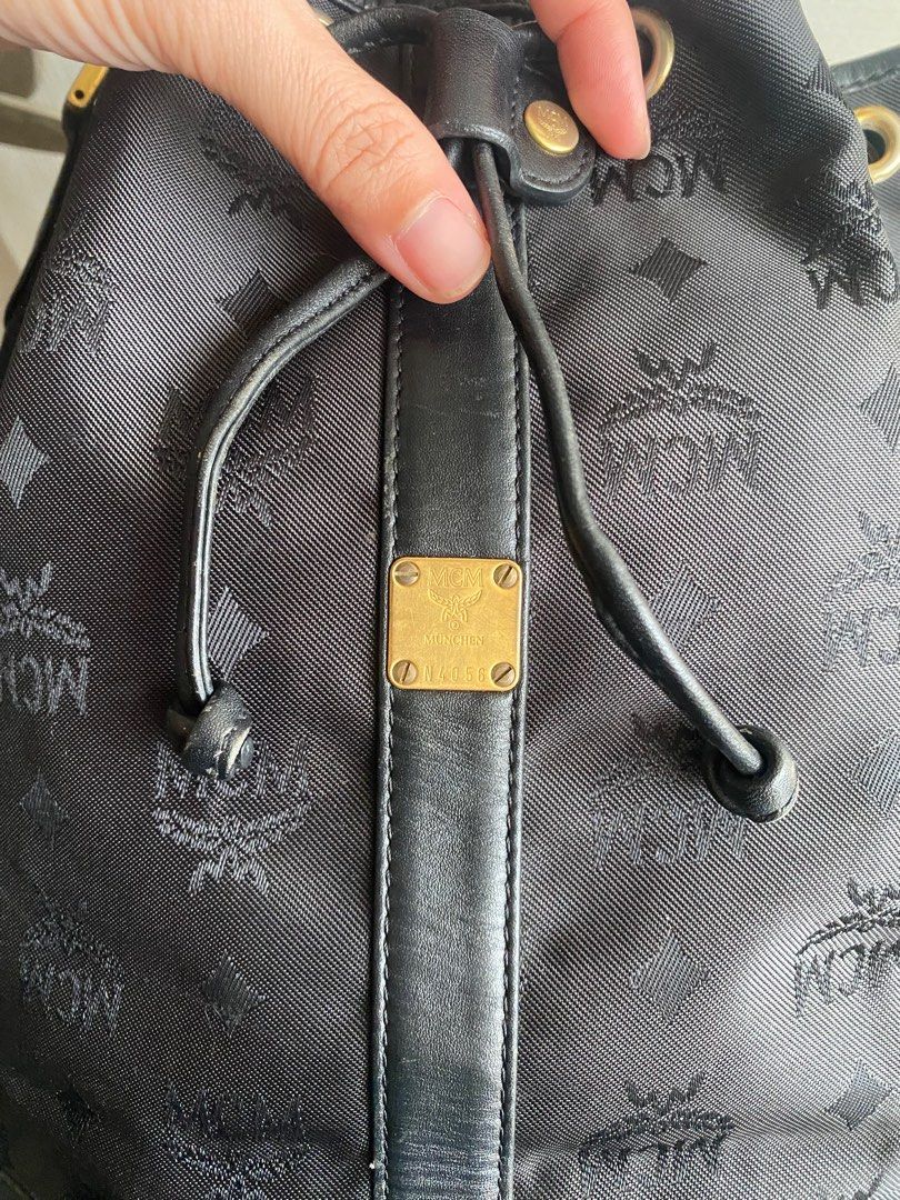 McM (Category: Luxury Bags & Wallets) located in Cainta. Submitted by 3rd_street.onlineshop (Listing ID 1387164488, Image 3). Description: Normal signs of usage, no major issue. Sf not included Payment first ( NOT AVAILABLE ) ⚠️.