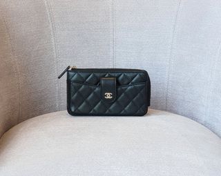 (Category: ) located in . Submitted by luxurydesignerbrands (Listing ID 1387268902, Image 1). Description: .