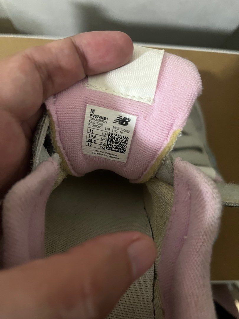 New Balance 574 Kids US11 (Category: Babies & Kids Fashion) located in Manila. Submitted by revival2hand (Listing ID 1387224579, Image 3). Description: New Balance 574 Kids US11 Excellent Condition Grab/lalamove/gogo/pickup Gcash/bdo/cash Location: Sta. Cruz, Manila.