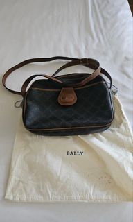 (Category: ) located in . Submitted by charlottescollection (Listing ID 1387272551, Image 1). Description: .