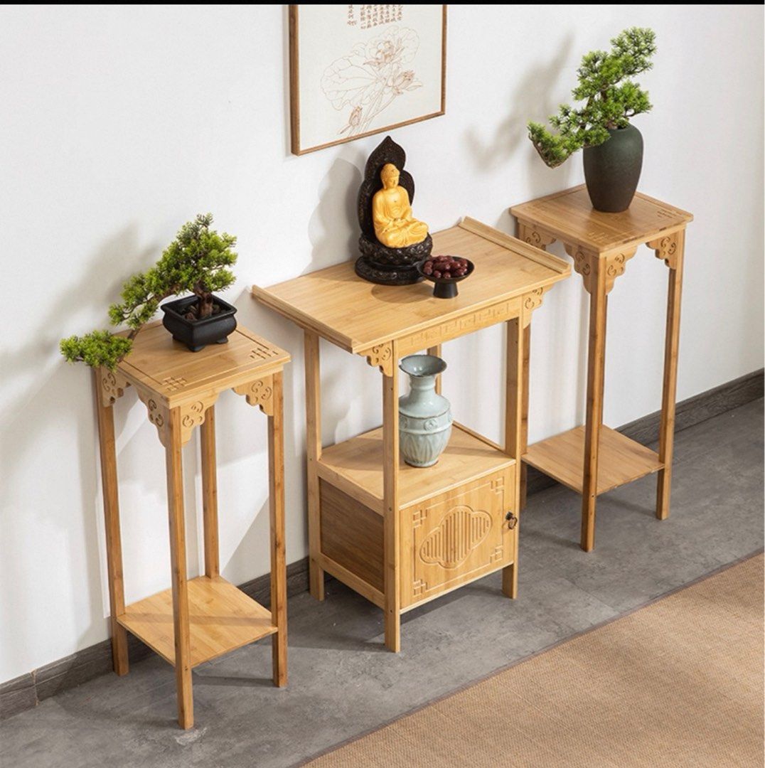 Praying table (Category: Tables & Sets) located in Singapore. Submitted by mandy3007 (Listing ID 1387314849, Image 1). Description: .