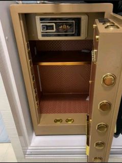 (Category: ) located in . Submitted by furnishstudio (Listing ID 1387230026, Image 1). Description: .