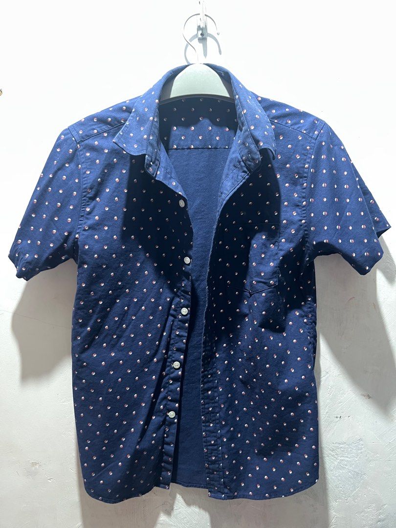 RAFAEL POLO SHIRT (Category: Tshirts & Polo Shirts ) located in Malabon City. Submitted by djvitv (Listing ID 1387267999, Image 1). Description: Decluttering ✔️ - original - this is Preloved not thrifted FIRST TO PAY GETS THE ITEM! 💯 Note: Shipping fee will be shouldered by the buyer. Location: Malabon City Payment: Gcash Delivery: Lalamove/LBC DM FOR YOUR ORDER FORM.