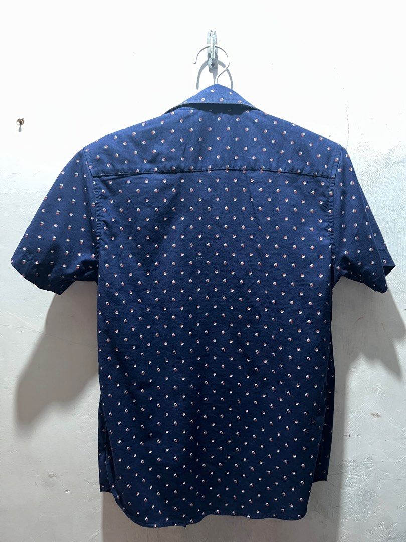 RAFAEL POLO SHIRT (Category: Tshirts & Polo Shirts ) located in Malabon City. Submitted by djvitv (Listing ID 1387267999, Image 3). Description: Decluttering ✔️ - original - this is Preloved not thrifted FIRST TO PAY GETS THE ITEM! 💯 Note: Shipping fee will be shouldered by the buyer. Location: Malabon City Payment: Gcash Delivery: Lalamove/LBC DM FOR YOUR ORDER FORM.