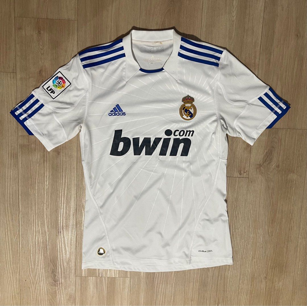 Real Madrid Jersey (Category: Racket & Ball Sports) located in Singapore. Submitted by babycute99 (Listing ID 1387269571, Image 1). Description: What you see if what you get Size S PTP 46cm.