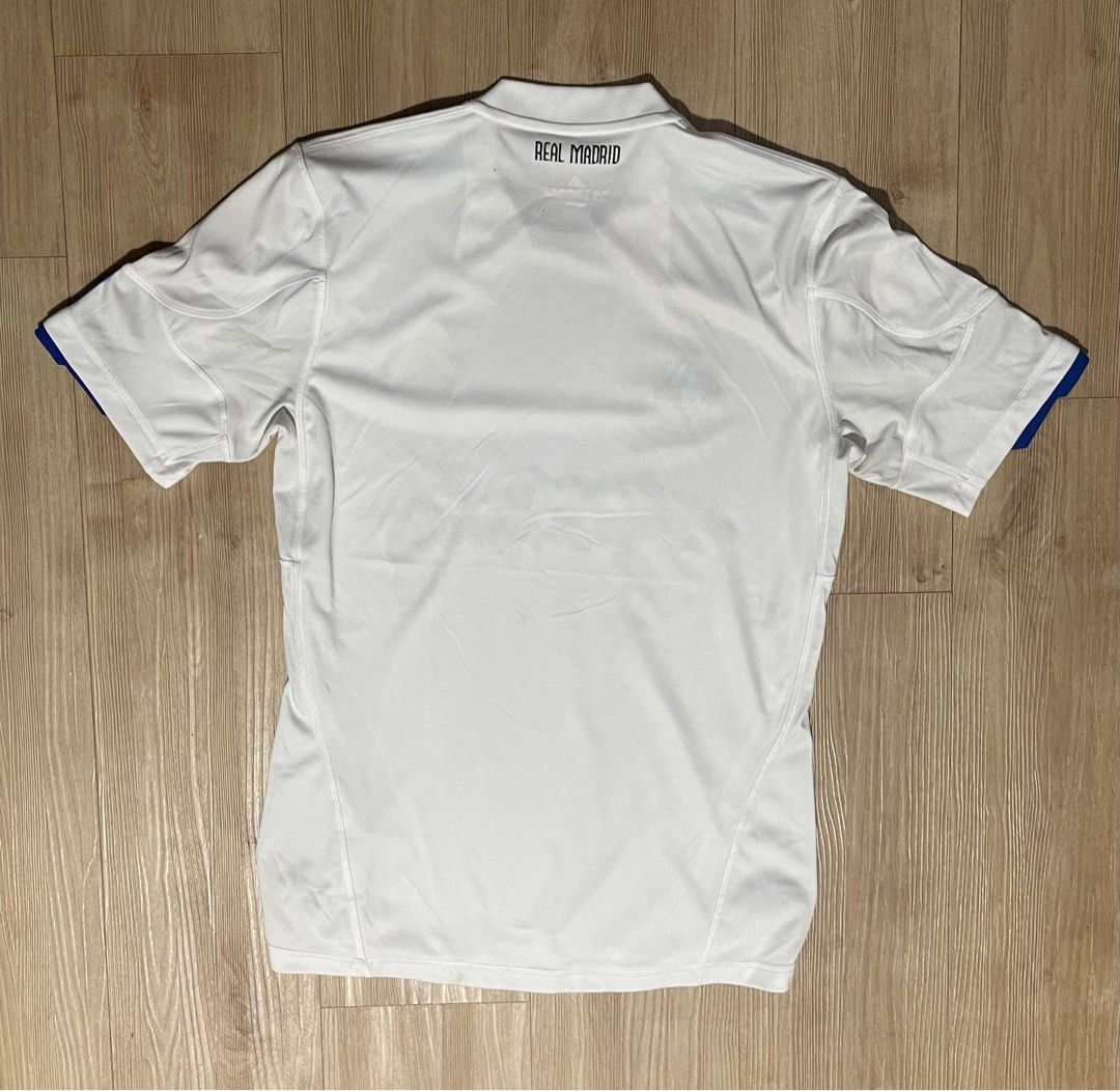 Real Madrid Jersey (Category: Racket & Ball Sports) located in Singapore. Submitted by babycute99 (Listing ID 1387269571, Image 2). Description: What you see if what you get Size S PTP 46cm.