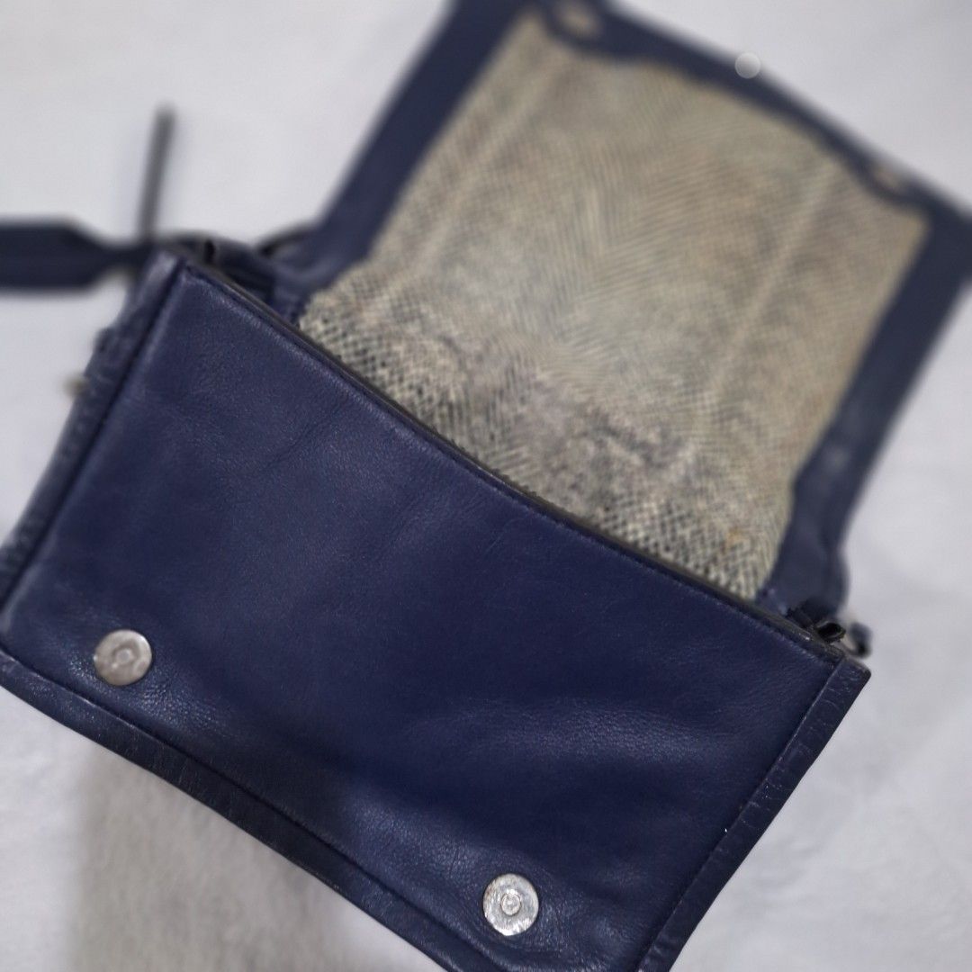 Rebecca Minkoff Blue Bag (Category: Luxury Bags & Wallets) located in Manila. Submitted by caycee01 (Listing ID 1387222652, Image 3). Description: .