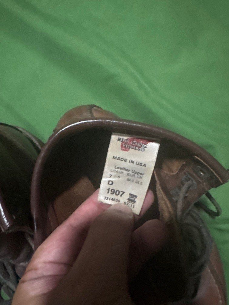 Redwing 1907 (Category: Boots) located in Singapore. Submitted by dnnkphgjrd (Listing ID 1387277607, Image 2). Description: .