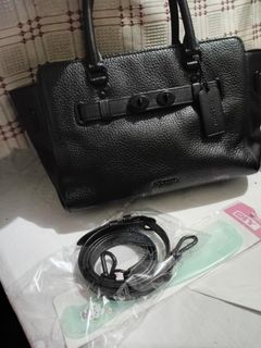(Category: ) located in . Submitted by closet2021 (Listing ID 1387220492, Image 1). Description: .