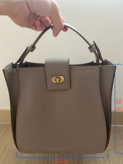 （分類：）位於 。 由 h4hhh 提交（商品編號 1387243411，圖片 1）。簡介： 。