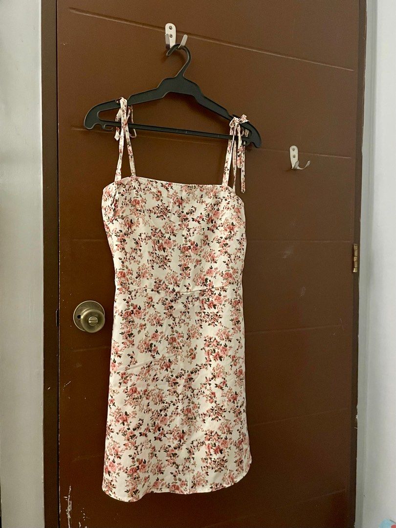 SHEIN white floral mini dress (Category: Dresses) located in Santa Rosa. Submitted by ihdstyles (Listing ID 1387276469, Image 3). Description: Size S Worn twice.