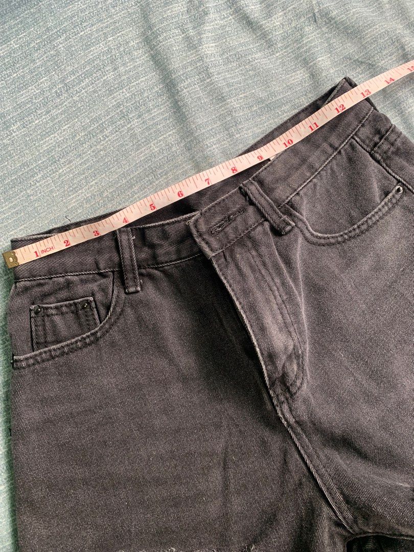 [Short] Highwaist Black Maong Short (Category: Shorts) located in Batangas. Submitted by sobsells (Listing ID 1387244618, Image 3). Description: [ CONDI CHECK ! ] • slightly used • size: medium • good for petite gurlies! -can provide vid para ma-check condition! mop: gcash mod: j&t only (can do meet-ups if malapit lang) .